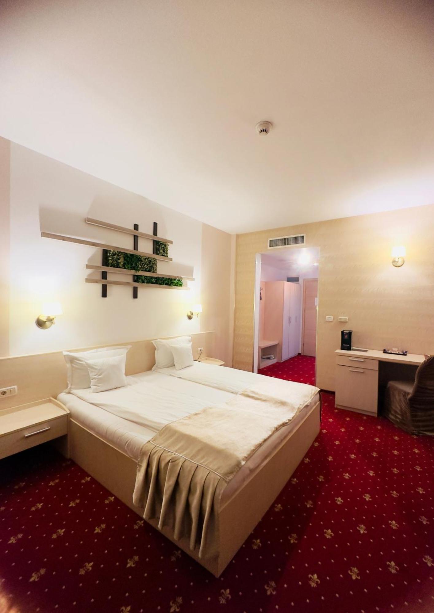 Hotel Nevis Wellness & Spa Oradea Exterior foto
