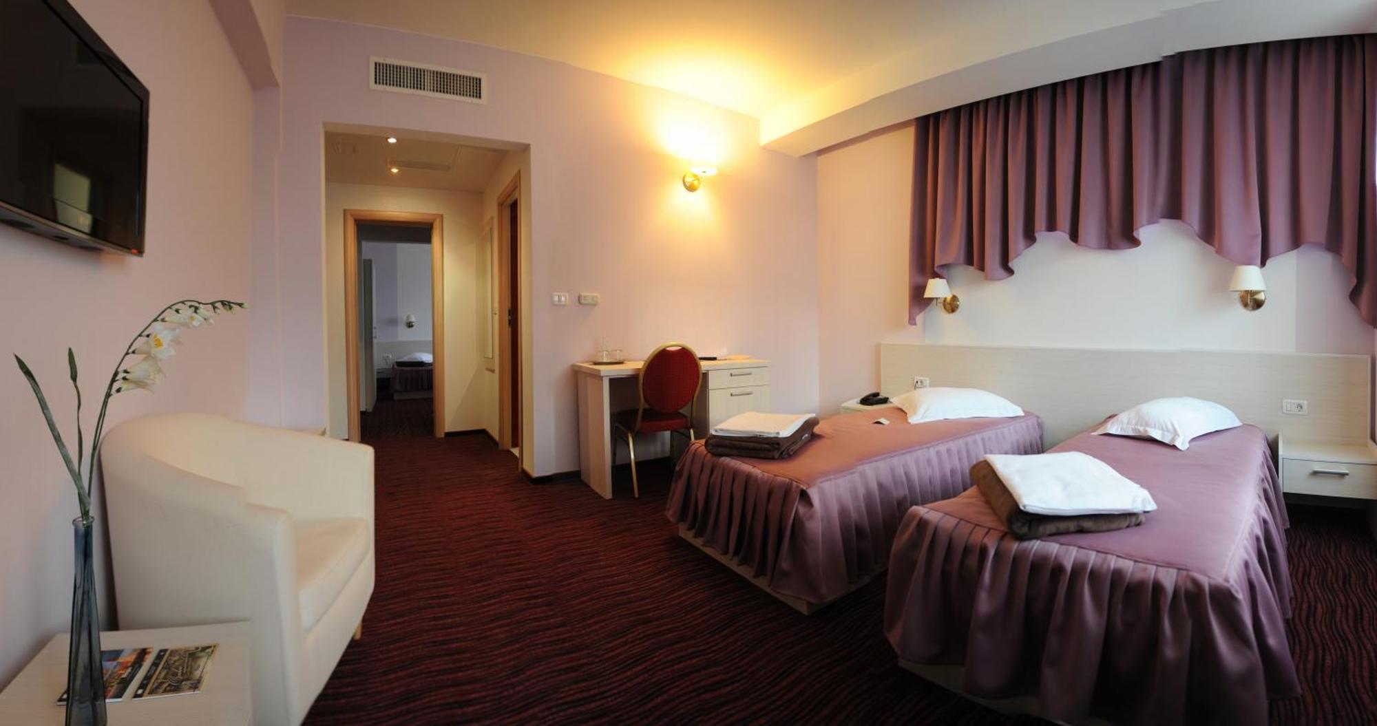 Hotel Nevis Wellness & Spa Oradea Cameră foto