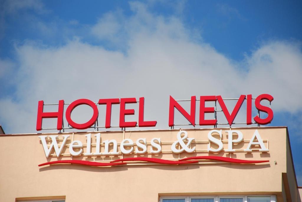 Hotel Nevis Wellness & Spa Oradea Exterior foto